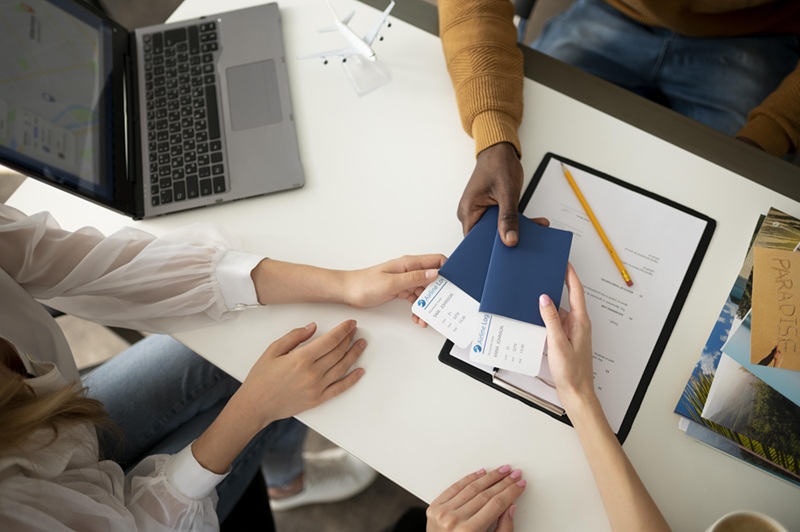 Your Complete Guide to Navigating the Tourist Visa Process with PlanMyVisas​